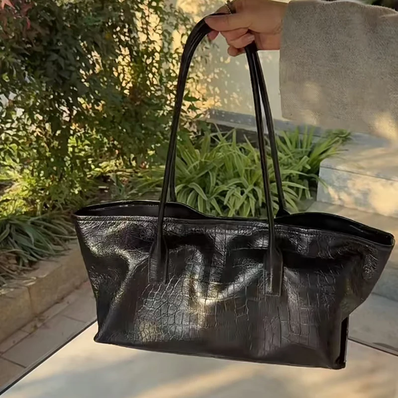Luksusowa torebka typu tote z  – Women Bags Branded recenzja i cena
